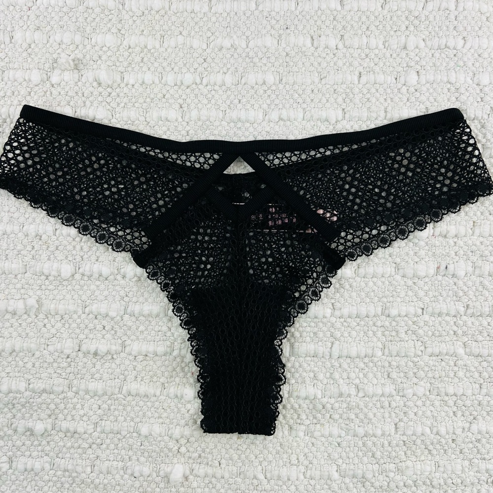 36D/M Victoria’s Secret Fishnet Bra & Cheeky Set - Picture 11 of 13